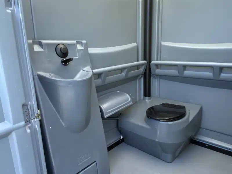 AUMI Miet-WC – mobile Toiletten barrierefreies WC
